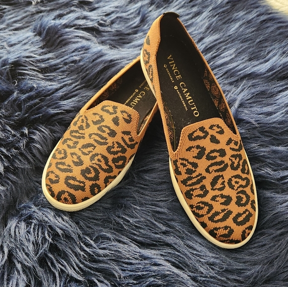 Vince Camuto shoes - Picture 2 of 6